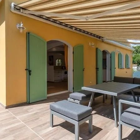 Avec Piscine Ferienhaus Tavaco
